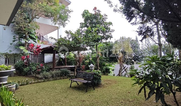 Semi Villa House Dago Resort Pakar Near Golf 2