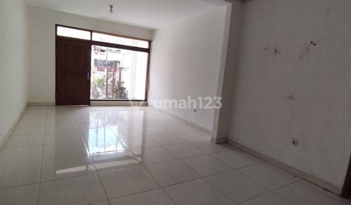 RUMAH SIAP HUNI DI KOMPLEK SUKALUYU Sayap Jl Pahlawan 1