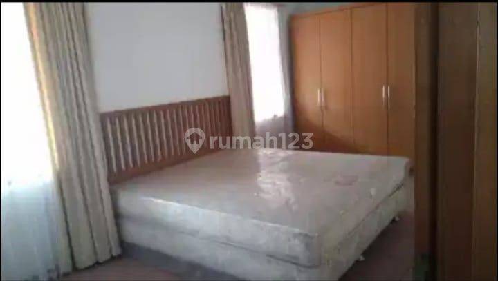 DISEWAKAN RUMAH SIAP HUNI DI SETRA SARI SEMI FURNISHED 2