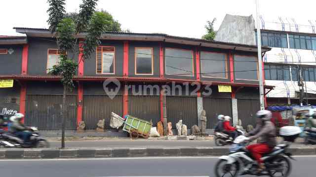 Shop House Suitable for Restaurant, Clothing Store, Office, or Bank Shop House Suitable for Restaurant, Clothing Store, Office, or Bank