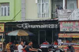 Ruko Golden Karawaci, Ramai Area Kuliner