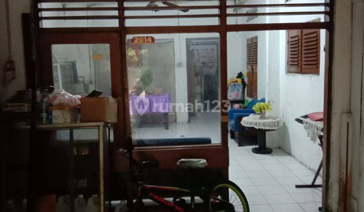 Rumah Pinggir Jalan Raya Tanjung Priok Jakarta Utara 2