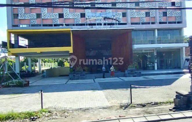 Selling 4-storey shophouse on Jalan Kedonganan, South Kuta, Bali 1