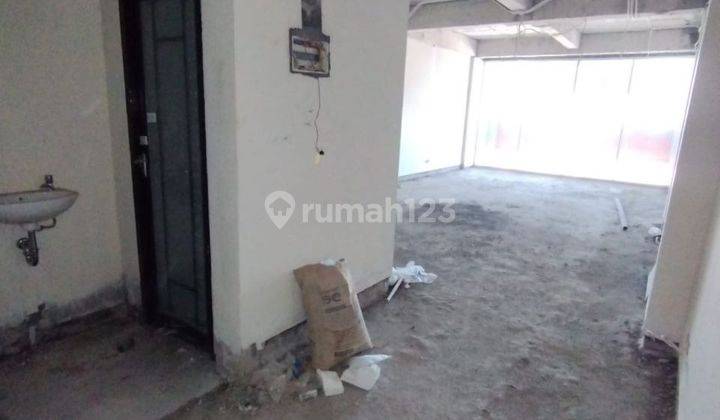 Selling 4-storey shophouse on Jalan Kedonganan, South Kuta, Bali 2