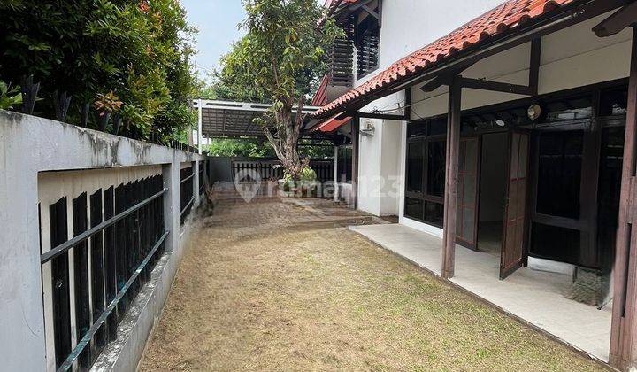 Rumah luas 450m2 di Petukangan Selatan Jakarta Selatan 1