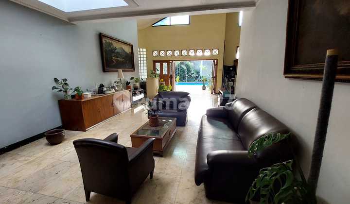 Nice House Area South Jakarta SHM Suitable for Investment 2