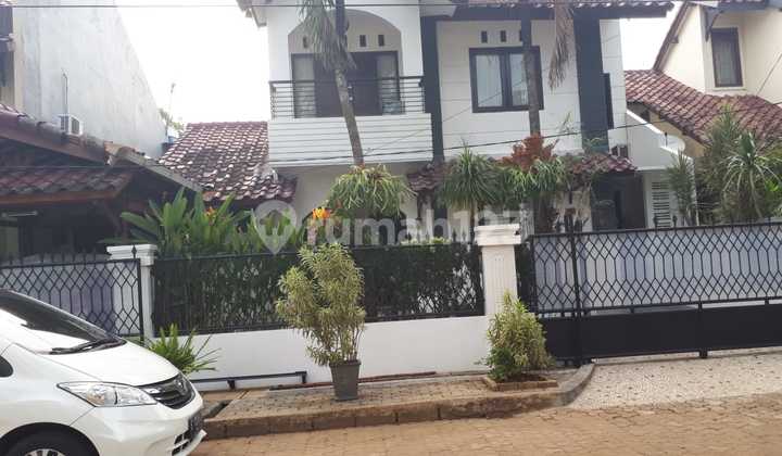 Rumah di Graha Cinere 2 Lantai SHM Bagus, Hadap Timur