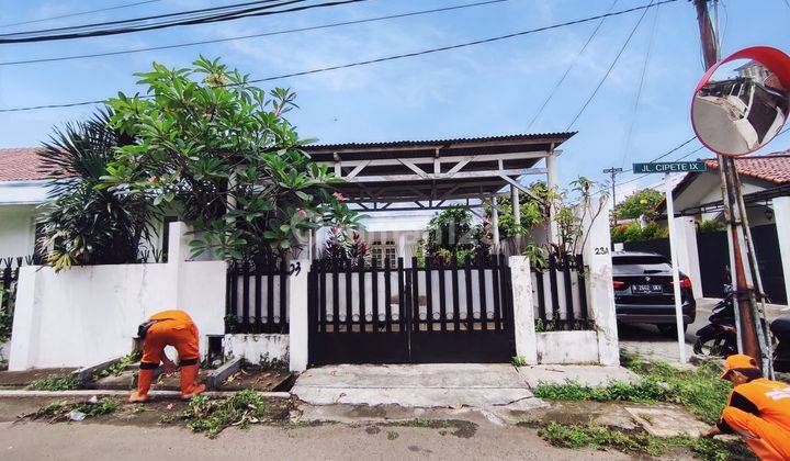 Rumah di Cipete 2 Lantai kondisi Bagus terawat 2