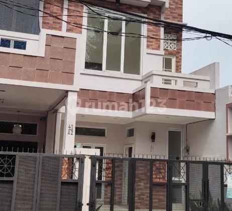 Rumah di Megapolitan Cinere 2 Lantai SHM Bagus