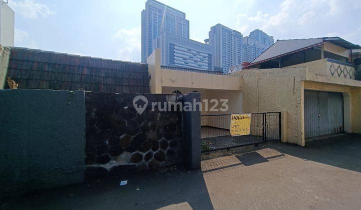 Rumah di Kemang VI 2 Lantai SHM Butuh Renovasi 1