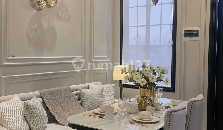 Rumah Mezzanine American Classic di Lakarsantri Wiyung Surabaya 2