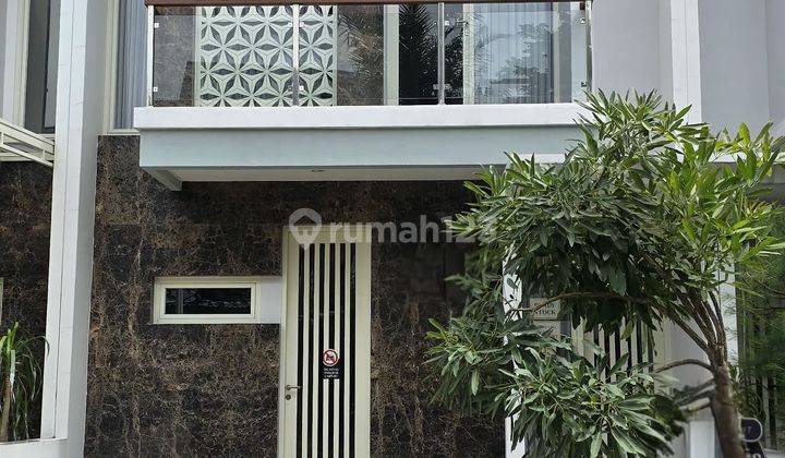 Rumah 2 Lantai Dengan Kolam Renang Full Furnish Di Sidoarjo Kota 1