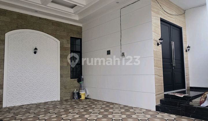 New House in East Surabaya Near Pakuwon City, ITS &amp; Unair Campus 2