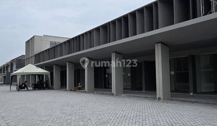 Ruko 2 Lt Strategis Dekat Bandara Juanda Area Parkir Sangat Luas 2