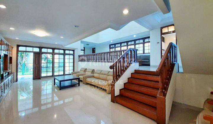 Disewakan Rumah 2 Lantai Kebayoran Lama Jakarta Selatan 2