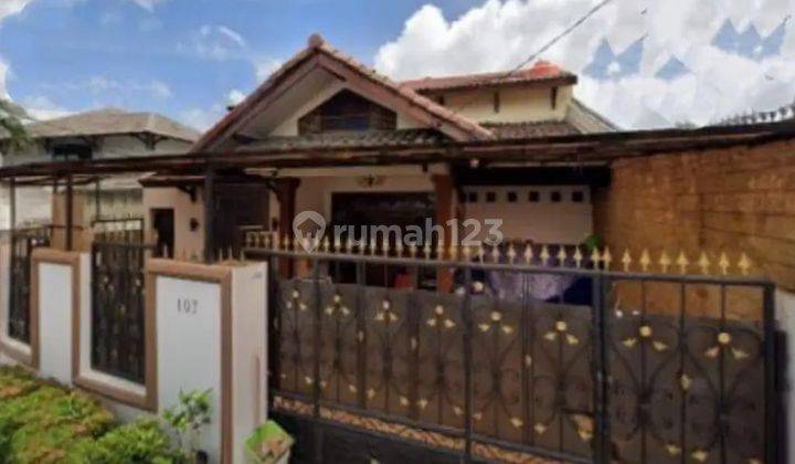 Rumah Dijual Strategis Di Kebayoran Lama, Lokasi Nyaman Dan Asri 1