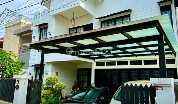 Rumah Dijual Di Cilandak - Lokasi Strategis Dan Nyaman 1