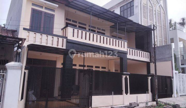 Rumah Dijual Strategis Di Tebet, Cocok Untuk Keluarga 2