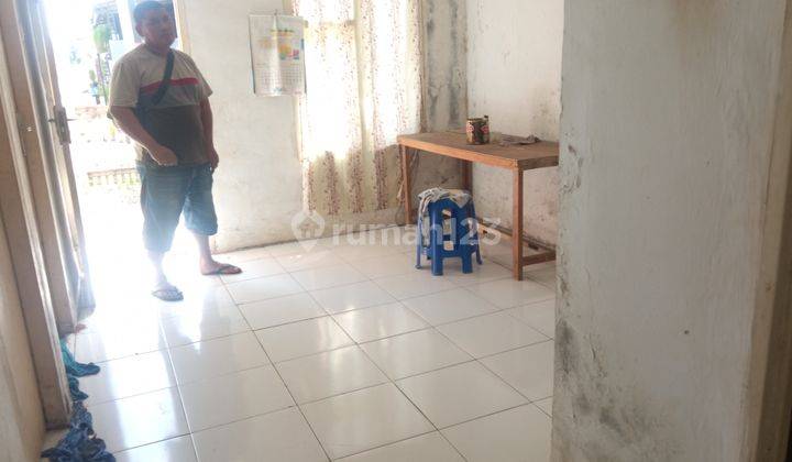 Di oper murah Rumah di pinggir jalan raya sepatan 6
