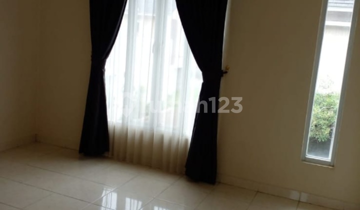 Di oper murah Rumah 2lantai dekat bandara 5