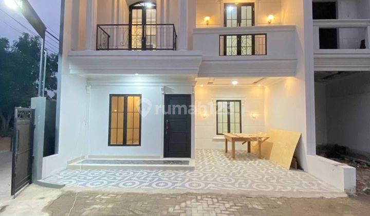 Rumah Mewah 2 Lantai Dalam Cluster Dengan Gaya American Style, Berada di Cilodong Kemang Raya 1