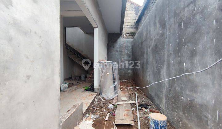 Rumah Cluster Strategis Eksklusif Pinggir Jalan Kelapa Dua Cimanggis Depok  2