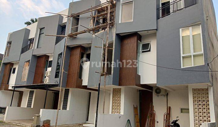 Rumah Mewah Tanpa Dp. 2KM Ke Stasiun Mrt Lebak Bulus, Dinding Bata Merah, Luas Tanah 100 M², Booking Rp. 10 Juta.  1