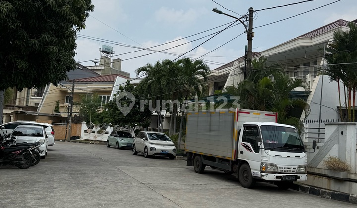 Dijual Rumah Luas 2 Lantai 2