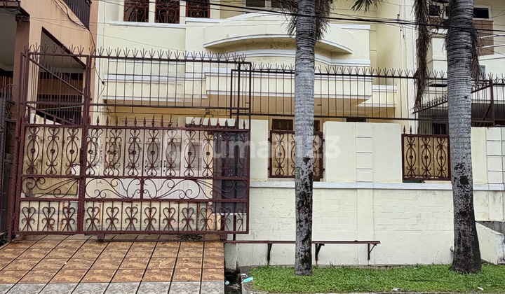 Disewakan Rumah 2 Lantai 2