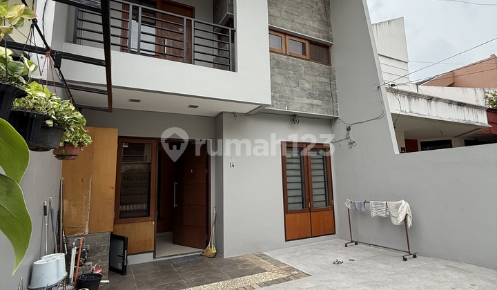 Disewakan Rumah 2 Lantai Baru Disewakan Rumah 2 Lantai Baru