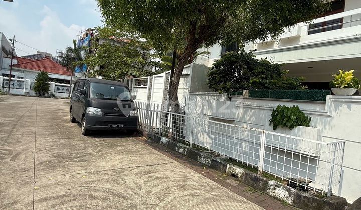 Dijual Rumah 2 Lantai Bagus 2