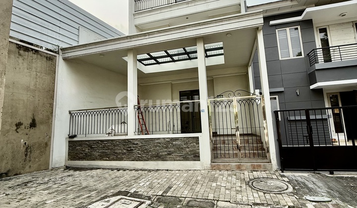 Disewakan Rumah 2 Lantai 1