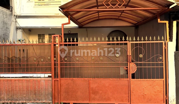 Disewakan Rumah 2 Lantai Disewakan Rumah 2 Lantai