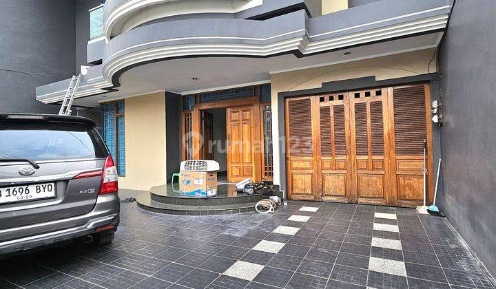 Dijual Rumah 2 Lantai Furnished 1