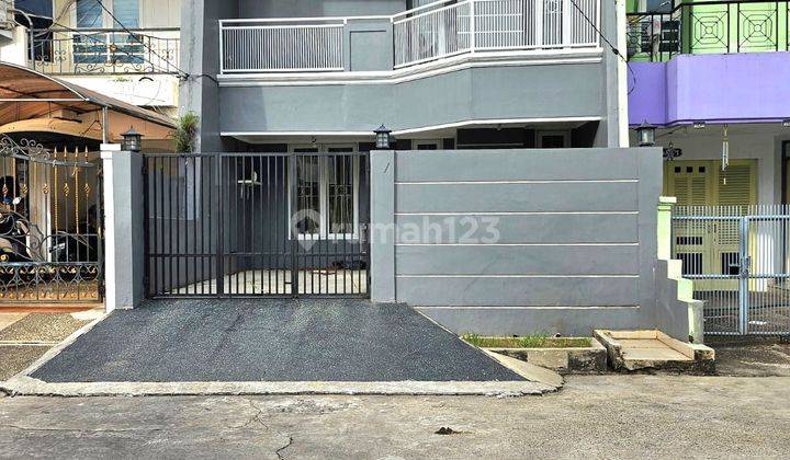 Disewakan Rumah 2 Lantai 1