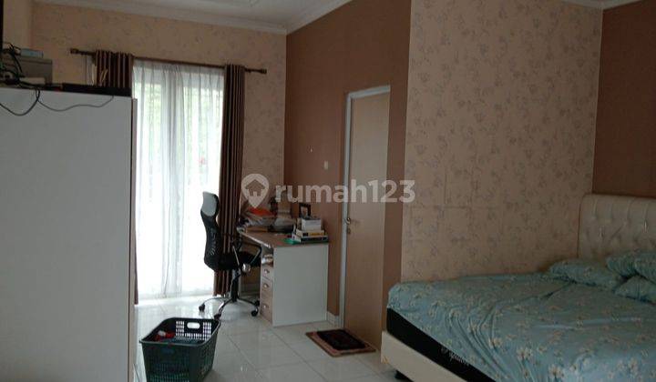 Rumah Hook Asri Semi Furnished Di Kluster Favorite Kota Wisata 2