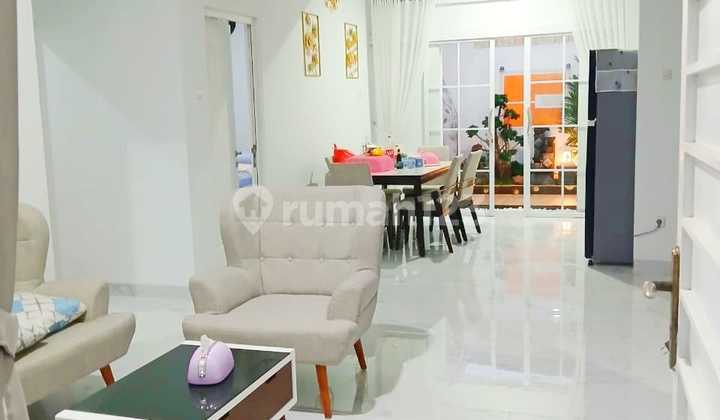 Ready-to-Occupy Boulevard House in Cibubur Country 2