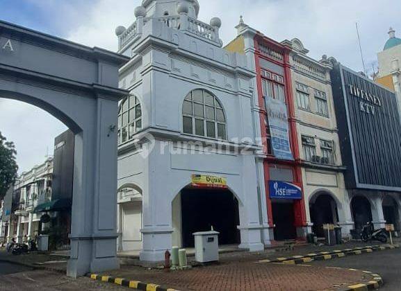 Ruko Hook Desain Elegan Depan Mall Di Citragran 1