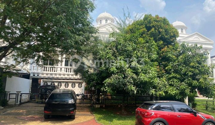 Rumah Boulevard Pool Dekat Tol Kota Wisata