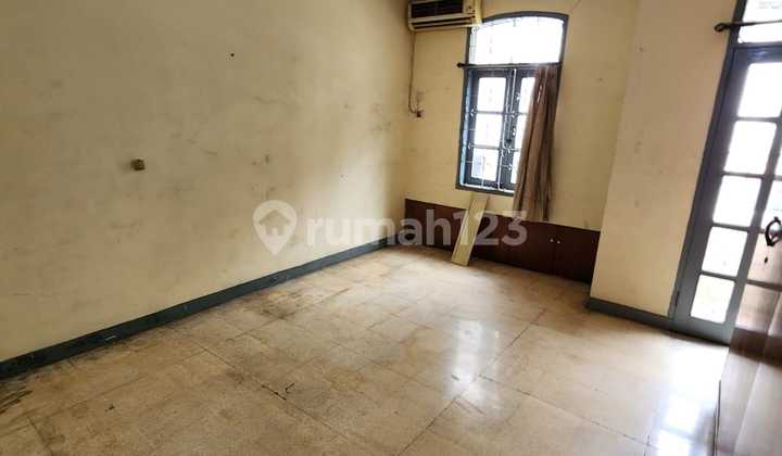 2 Lantai di Rumah Di Jl.mangga Dua Abdad, Jakarta Barat 8