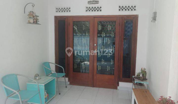 Rumah di lokasi komersial harga Rp 2 M-an 2