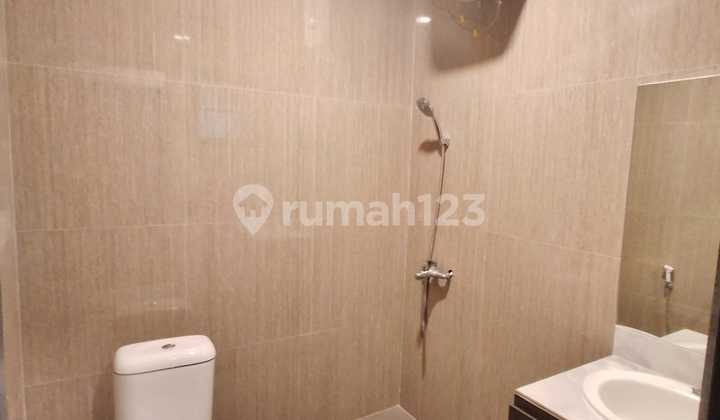 For Sale Beautiful Townhouse  Fully Renovated  Green Park Lippo Karawaci Central