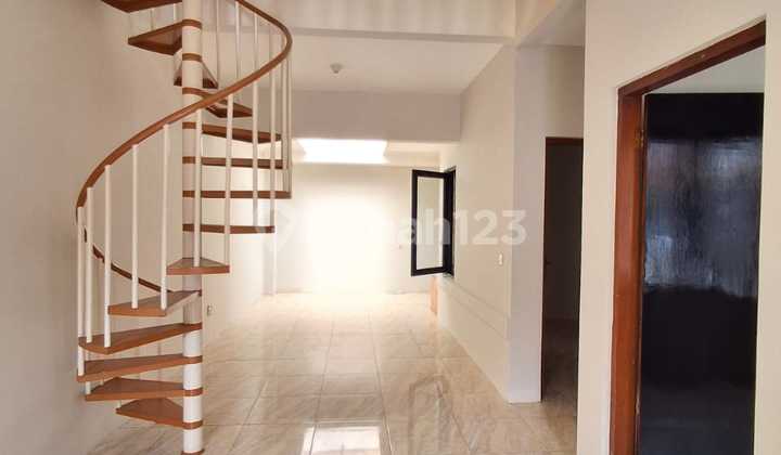 Disewakan Cepat Rumah Taman Parahyangan Lippo Karawaci Barat Disewakan Cepat Rumah Taman Parahyangan Lippo Karawaci Barat