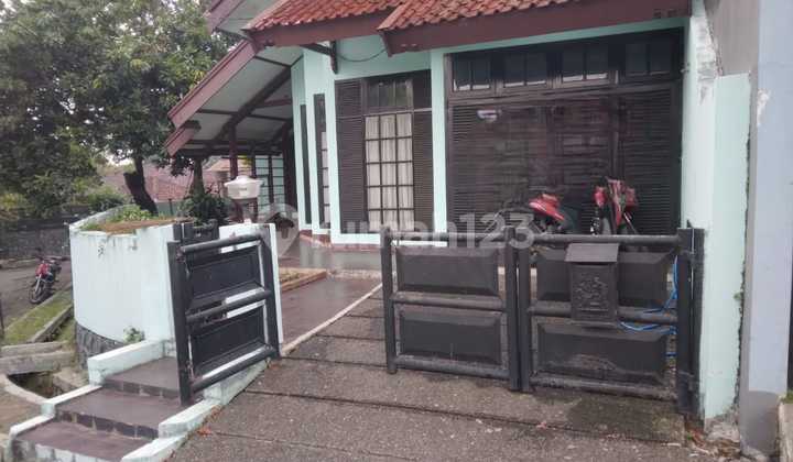 For quick sale: HOUSE in Jati Villa Complex, Cinere - Depok.