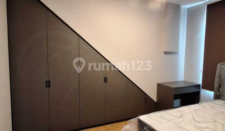 For Sale Beautiful Townhouse  Fully Renovated  Green Park Lippo Karawaci Central 2
