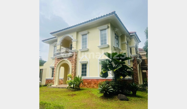 Rumah Hoek Tidak Hadap Tetangga America Style The Green BSD, Tangerang Selatan