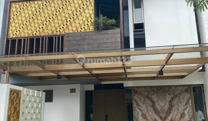  Rumah 3 Lantai Semi Furnished Baru di Puri 11 1