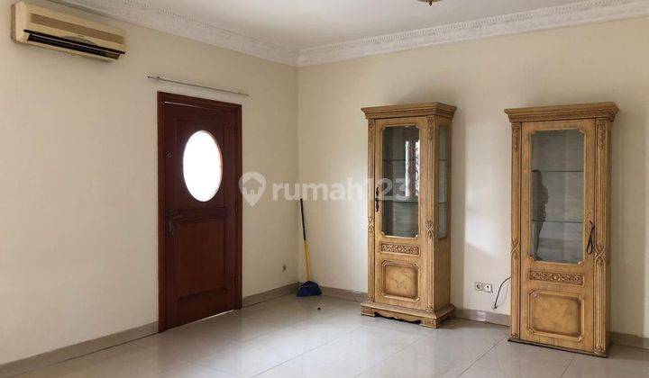  Rumah Furnished Bagus di Gading Residence, Kelapa Gading 2