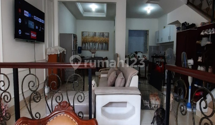 Rumah 3 Lantai Unfurnished di Gading Grande, Kelapa Gading Bagus SHM - Sertifikat Hak Milik