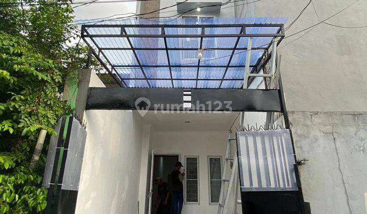  Rumah 3 Lantai Unfurnished Baru SHM - Sertifikat Hak Milik di Jalan waru, Cengkareng 2